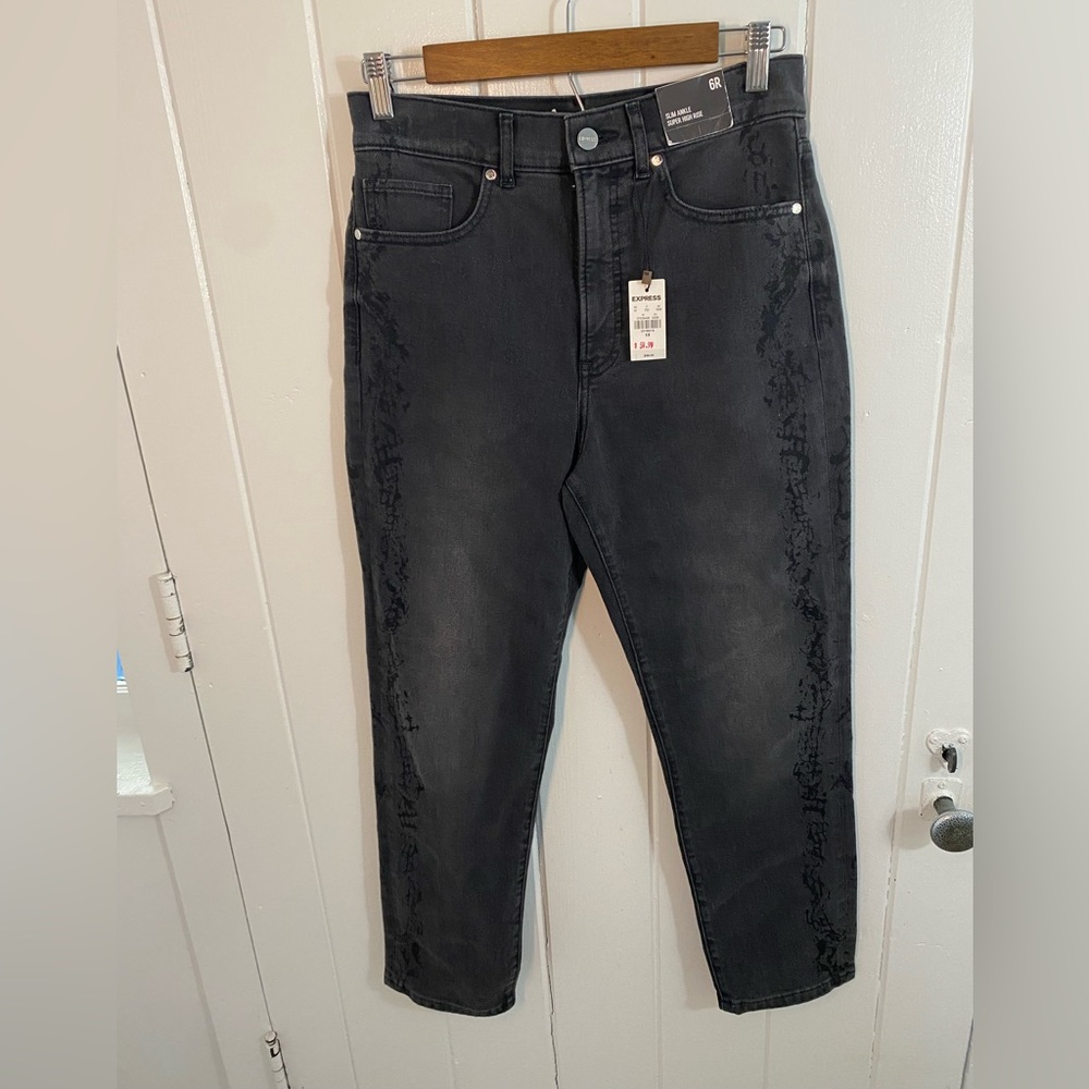 NWT Express Jeans Super High Rise Slim Ankle Size 6R Black Denim W/Design